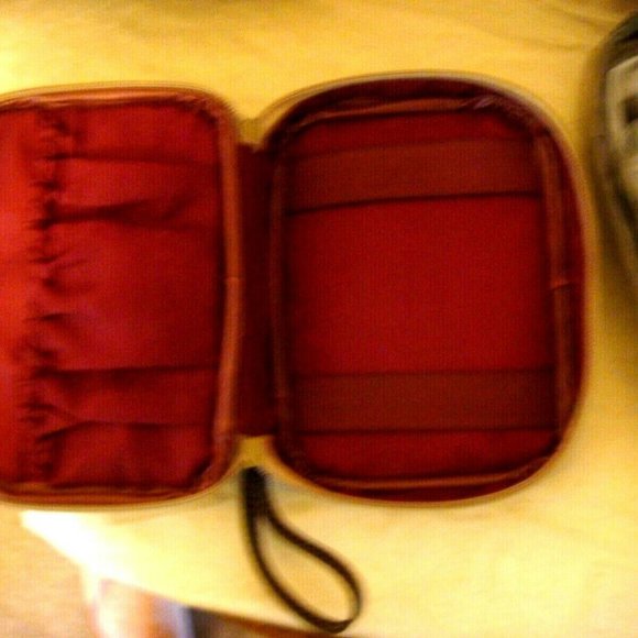 NWOT Simply Go NYLON Tote Shoulder Bag, Purse, Make Up Bag Brown/Tan - Picture 5 of 11